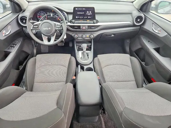3KPF24AD1RE715418 2024 KIA FORTE - Image 8