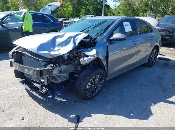 3KPF24AD1RE720358 2024 KIA FORTE - Image 2