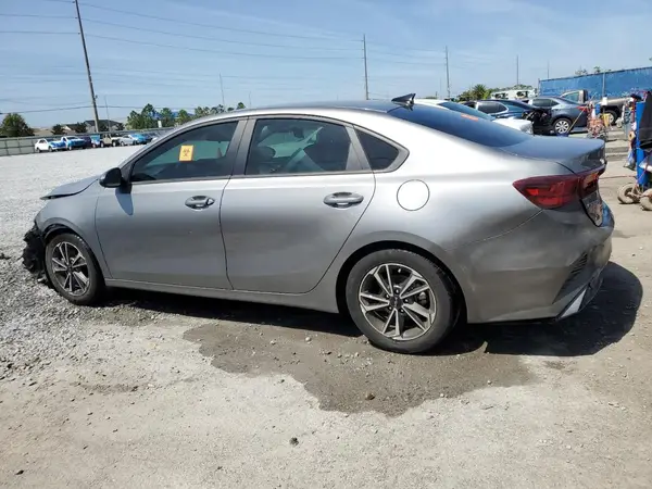 3KPF24AD1RE721235 2024 KIA FORTE - Image 2