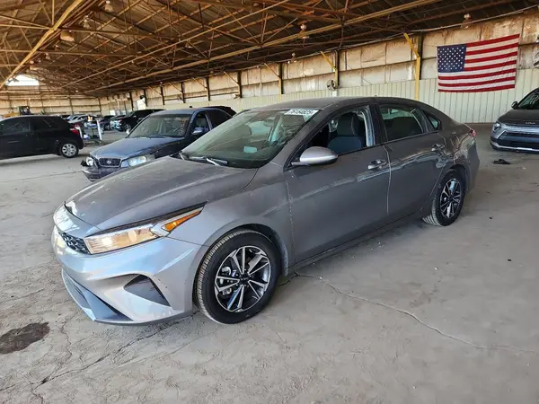 3KPF24AD1RE723339 2024 KIA FORTE - Image 1