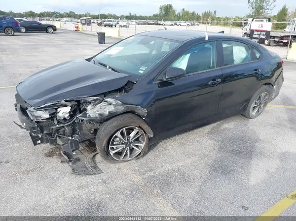 3KPF24AD1RE724006 2024 KIA FORTE - Image 2