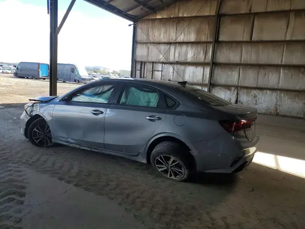 3KPF24AD1RE724619 2024 KIA FORTE - Image 2