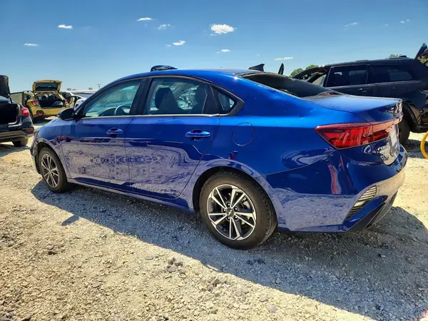 3KPF24AD1RE725740 2024 KIA FORTE - Image 2