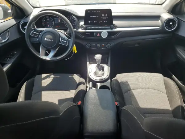 3KPF24AD1RE727648 2024 KIA FORTE - Image 8
