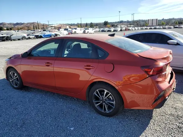 3KPF24AD1RE728587 2024 KIA FORTE - Image 2