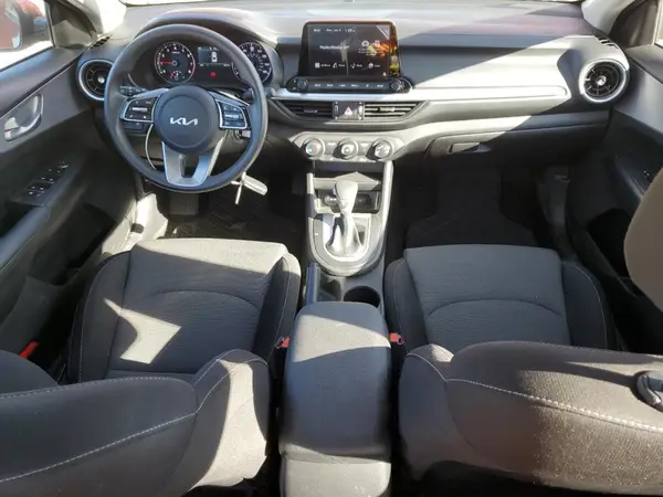 3KPF24AD1RE728587 2024 KIA FORTE - Image 8