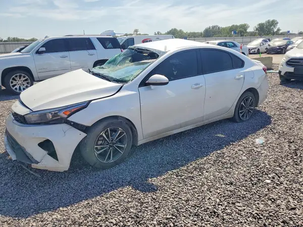 3KPF24AD1RE729562 2024 KIA FORTE - Image 1