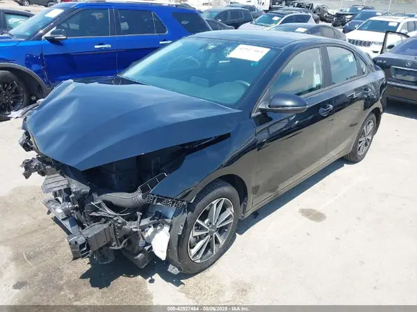 3KPF24AD1RE729853 2024 KIA FORTE - Image 2