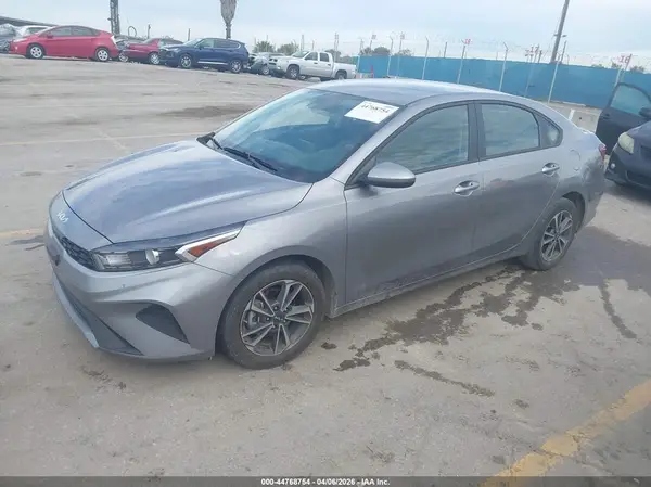 3KPF24AD1RE730257 2024 KIA FORTE - Image 2