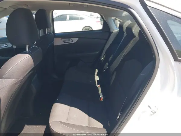 3KPF24AD1RE733000 2024 KIA FORTE - Image 8