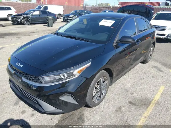 3KPF24AD1RE735006 2024 KIA FORTE - Image 2
