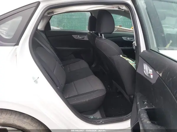 3KPF24AD1RE735524 2024 KIA FORTE - Image 8
