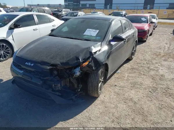 3KPF24AD1RE735605 2024 KIA FORTE - Image 2