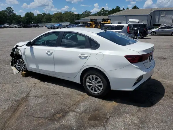 3KPF24AD1RE736687 2024 KIA FORTE - Image 2