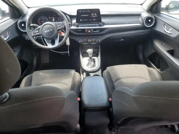 3KPF24AD1RE736687 2024 KIA FORTE - Image 8