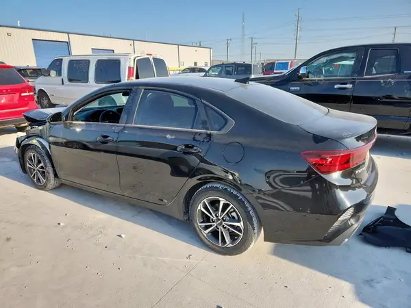 3KPF24AD1RE737161 2024 KIA FORTE - Image 2