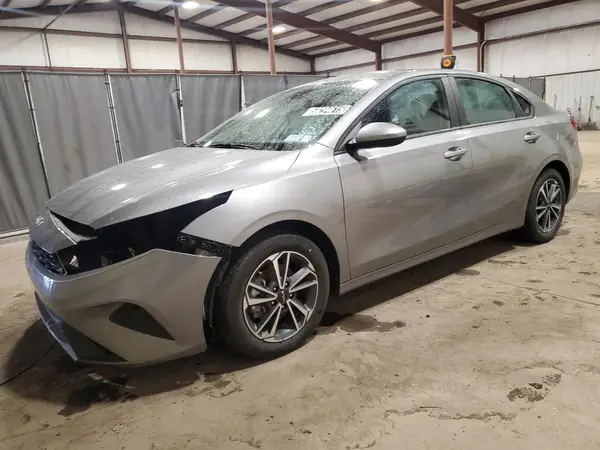 3KPF24AD1RE737483 2024 KIA FORTE - Image 1