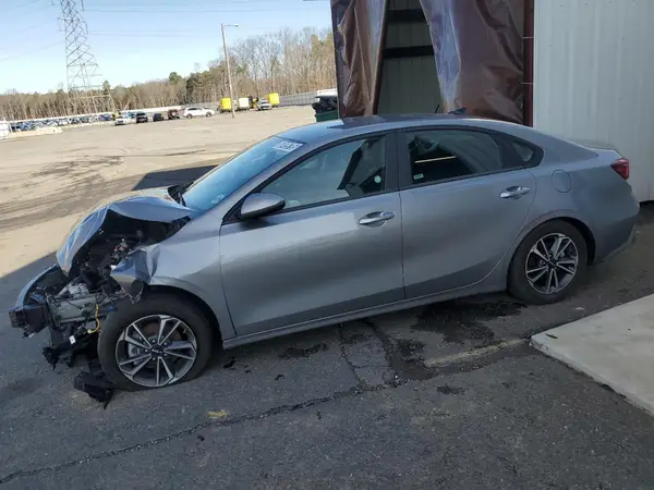 3KPF24AD1RE738410 2024 KIA FORTE - Image 1