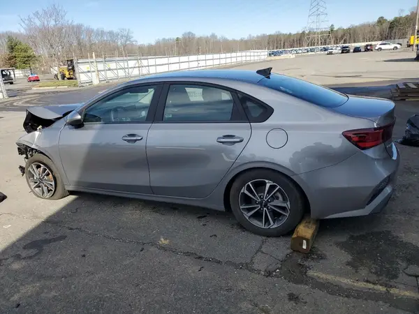 3KPF24AD1RE738410 2024 KIA FORTE - Image 2