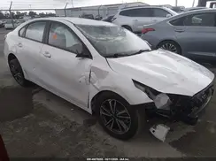 3KPF24AD1RE738553 2024 KIA FORTE