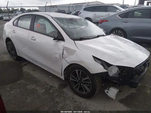 3KPF24AD1RE738553 2024 KIA FORTE - Image 1