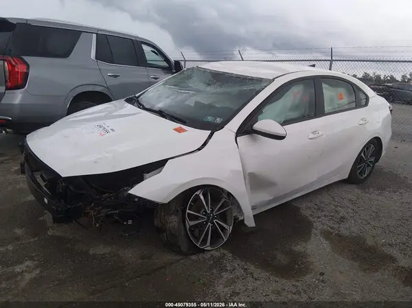3KPF24AD1RE738553 2024 KIA FORTE - Image 2