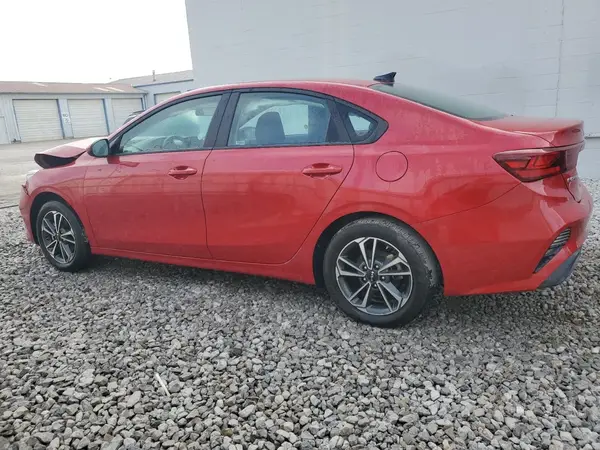 3KPF24AD1RE738875 2024 KIA FORTE - Image 2