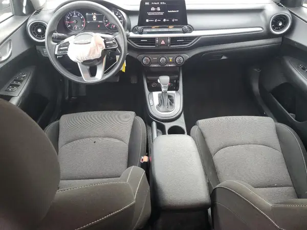 3KPF24AD1RE738875 2024 KIA FORTE - Image 8