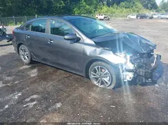 3KPF24AD1RE740268 2024 KIA FORTE
