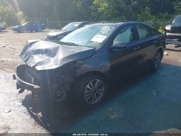 3KPF24AD1RE740268 2024 KIA FORTE - Image 2
