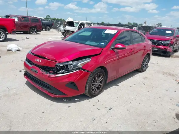 3KPF24AD1RE741050 2024 KIA FORTE - Image 2