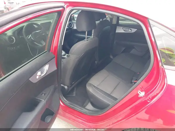 3KPF24AD1RE741050 2024 KIA FORTE - Image 8