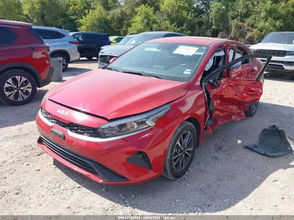 3KPF24AD1RE741193 2024 KIA FORTE - Image 2