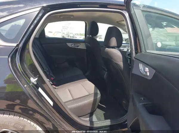 3KPF24AD1RE741372 2024 KIA FORTE - Image 8