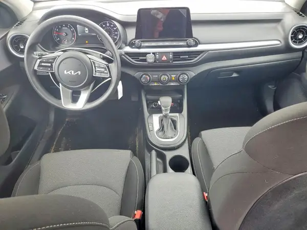 3KPF24AD1RE742215 2024 KIA FORTE - Image 8