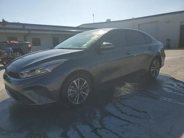 3KPF24AD1RE742280 2024 KIA FORTE - Image 1