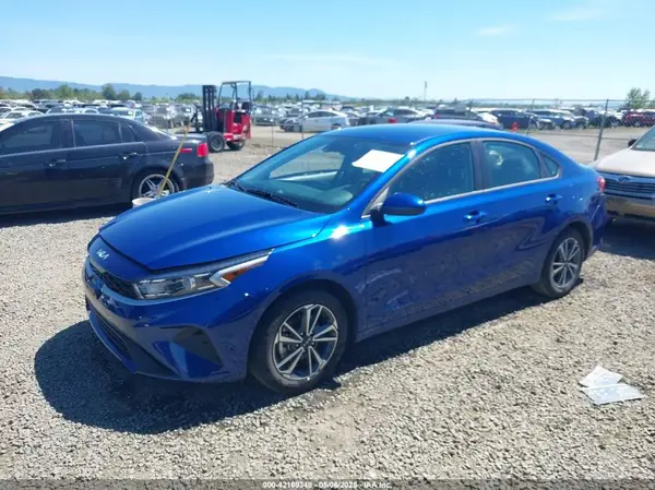 3KPF24AD1RE742764 2024 KIA FORTE - Image 2