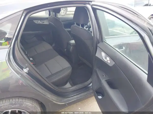 3KPF24AD1RE744241 2024 KIA FORTE - Image 8