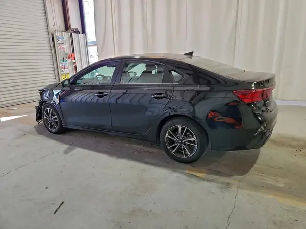 3KPF24AD1RE745146 2024 KIA FORTE - Image 2