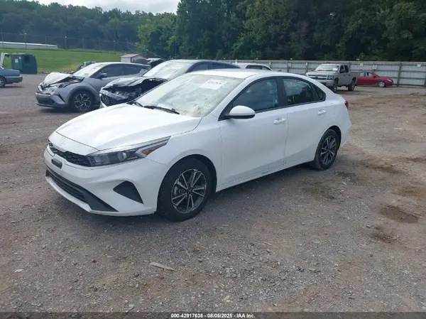 3KPF24AD1RE745986 2024 KIA FORTE - Image 2