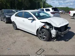 3KPF24AD1RE752923 2024 KIA FORTE