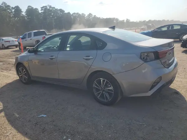 3KPF24AD1RE753988 2024 KIA FORTE - Image 2
