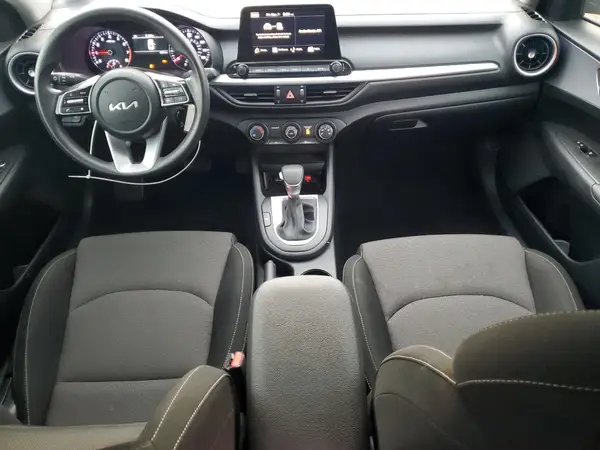 3KPF24AD1RE754882 2024 KIA FORTE - Image 8