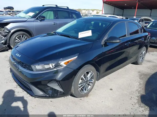 3KPF24AD1RE755496 2024 KIA FORTE - Image 2