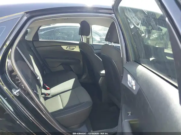 3KPF24AD1RE755496 2024 KIA FORTE - Image 8