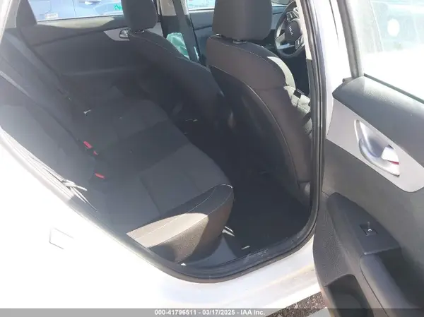 3KPF24AD1RE757040 2024 KIA FORTE - Image 8