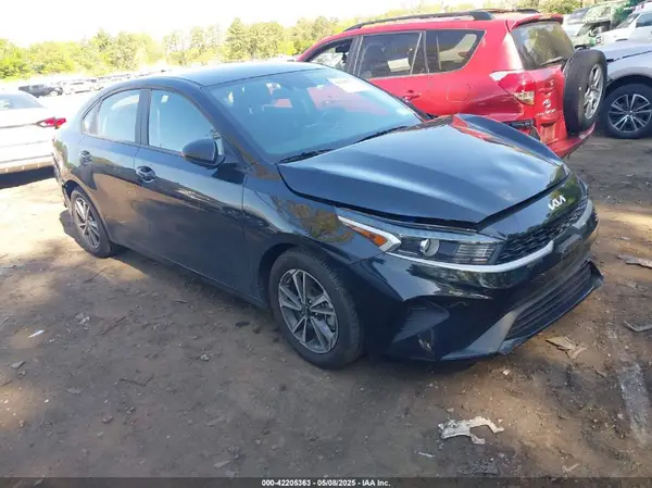 3KPF24AD1RE758267 2024 KIA FORTE - Image 1