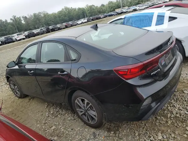 3KPF24AD1RE758530 2024 KIA FORTE - Image 2