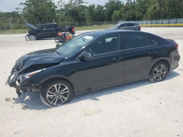 3KPF24AD1RE760701 2024 KIA FORTE - Image 1