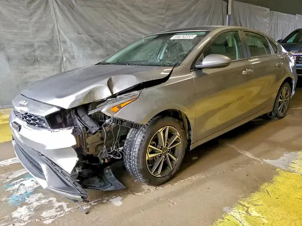 3KPF24AD1RE761055 2024 KIA FORTE - Image 1
